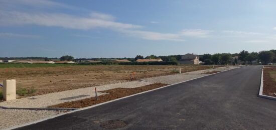 Terrain à bâtir à , Charente