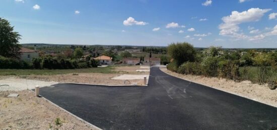 Terrain à bâtir à , Charente