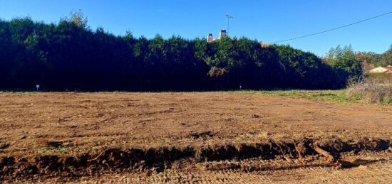 Terrain à bâtir à Saint-Yrieix-sur-Charente, Nouvelle-Aquitaine