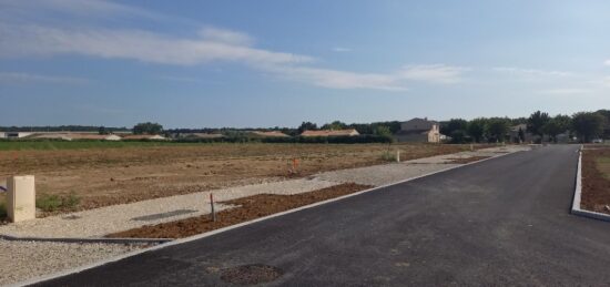 Terrain à bâtir à Roullet-Saint-Estèphe, Nouvelle-Aquitaine